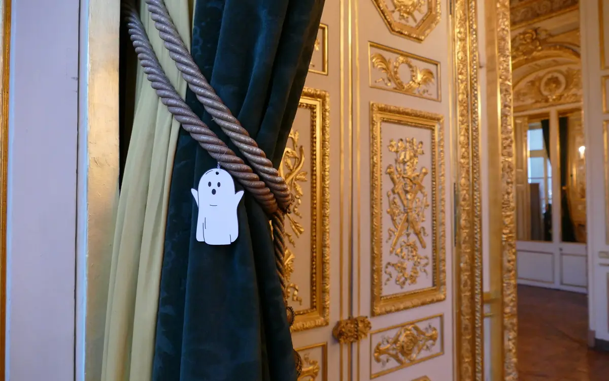 Chasse aux fantômes d'Halloween à l'Hôtel de la Marine