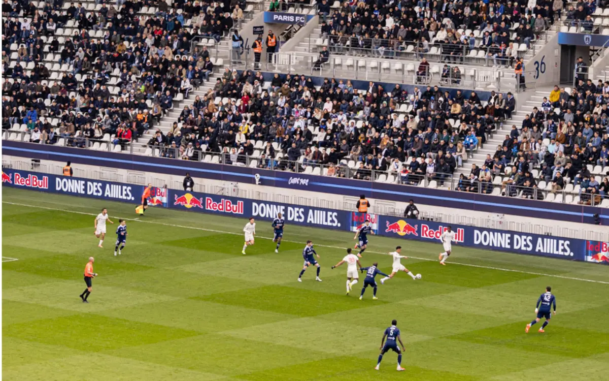 Paris FC au stade Jean-Bouin (16e).