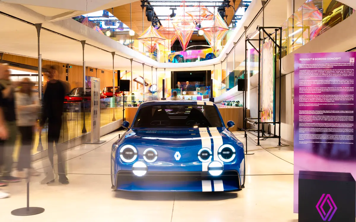 Pop Art Car 2.0 - Le défilé Renault ®