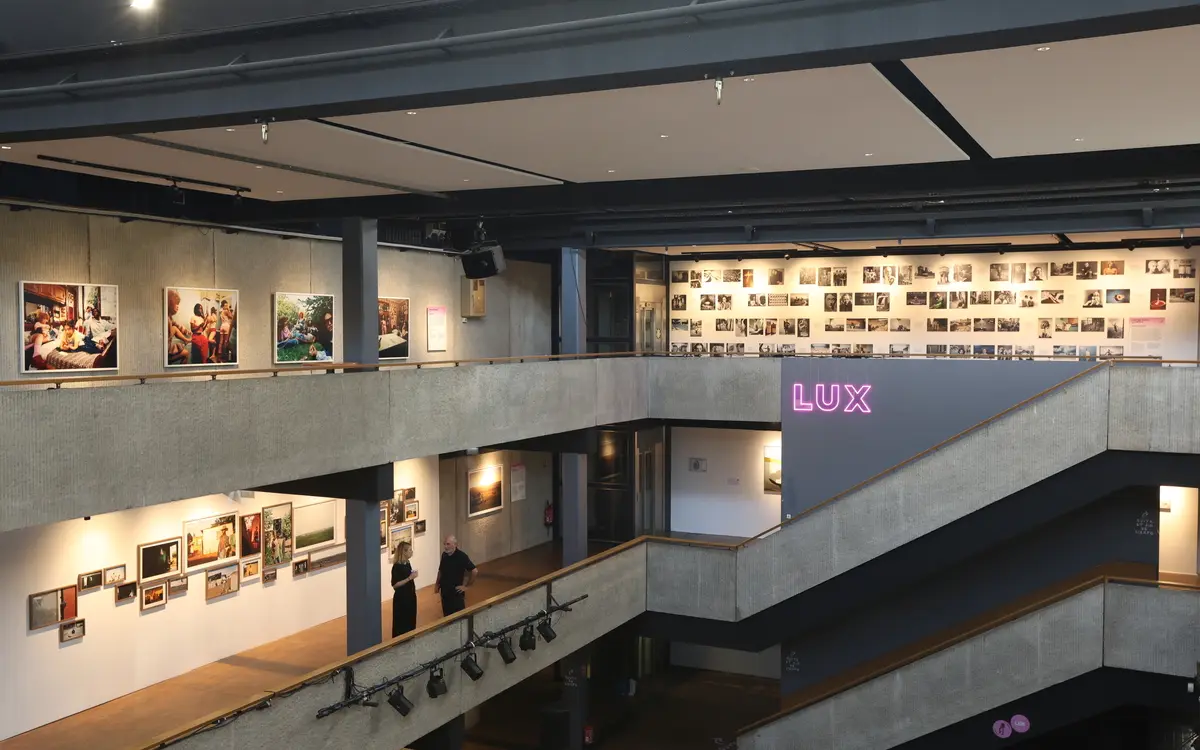 200 Lux Expo
