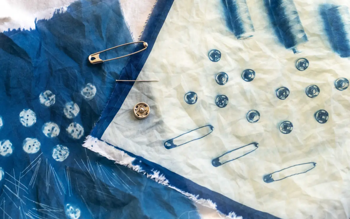 Atelier de pratique en famille Motif & Couture — Cyanotype avec Brenda Hoffman