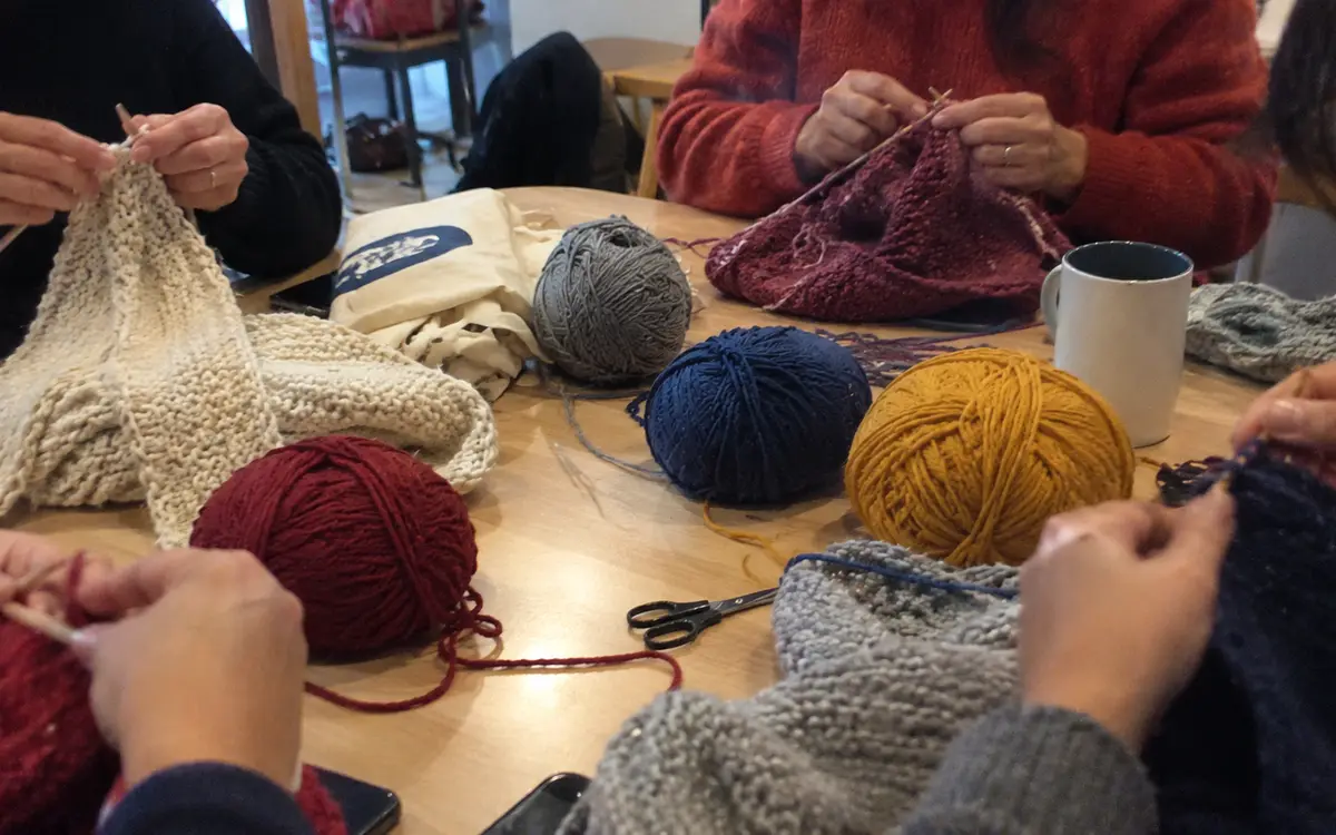 Atelier de tricot solidaire
