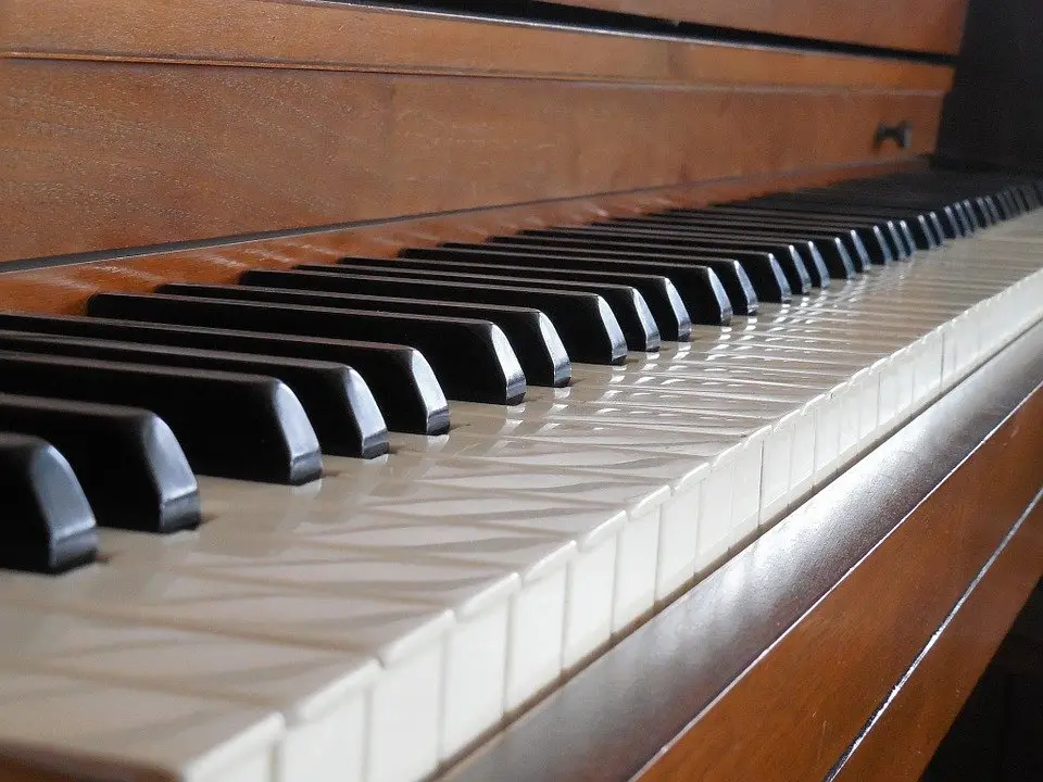 piano spelas
