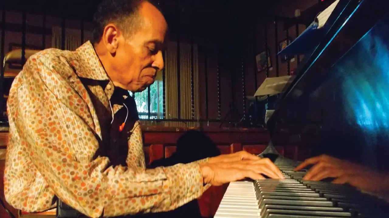 Charles Lewis Quintet +1: Holiday Jazz