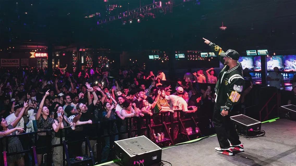 Cozy Worldwide - 21+