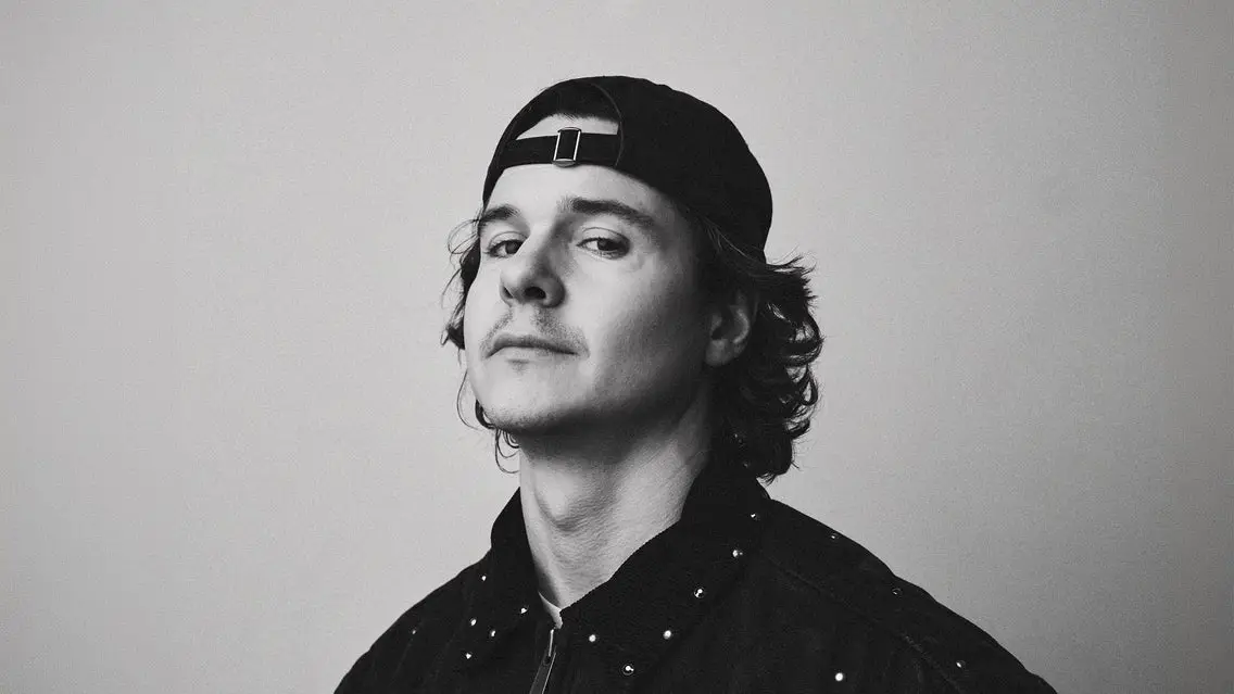 LUKAS GRAHAM