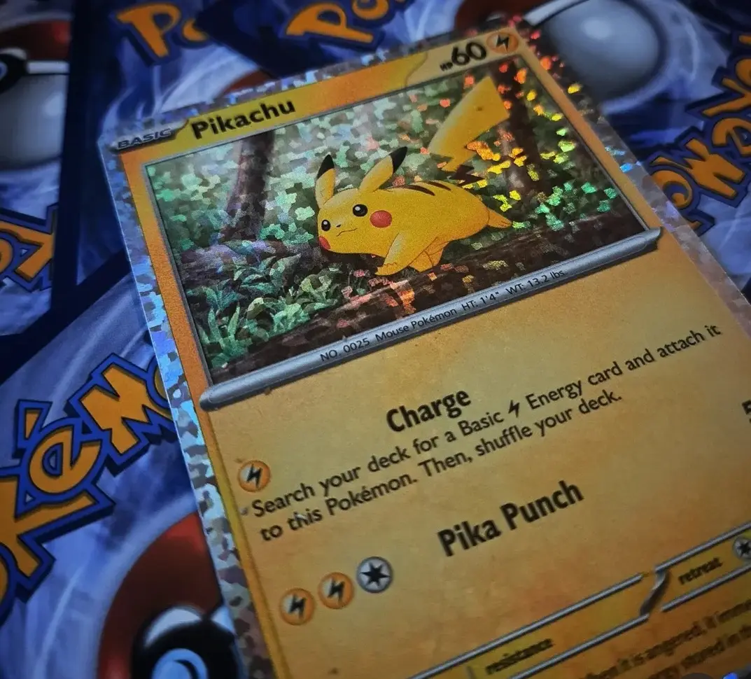 Kuvassa Pokemon kortti.