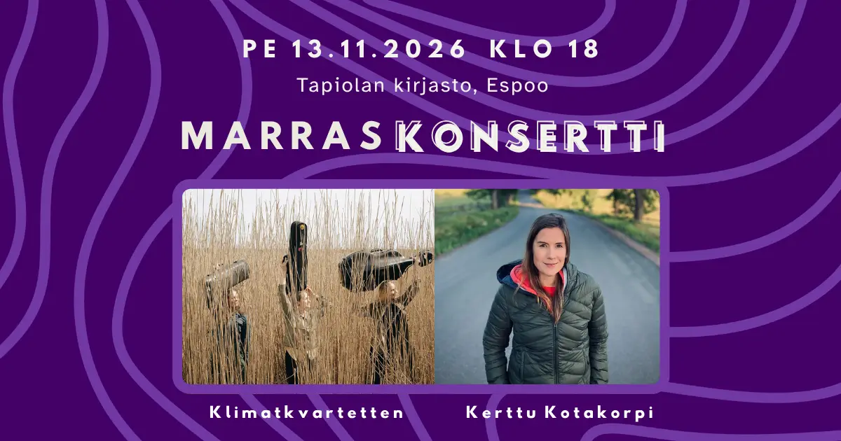 Kolme soittajaa soittimiensa kanssa korkeassa ruovikossa. Kerttu Kotakorpi toppatakissa keskellä sulaa tietä.