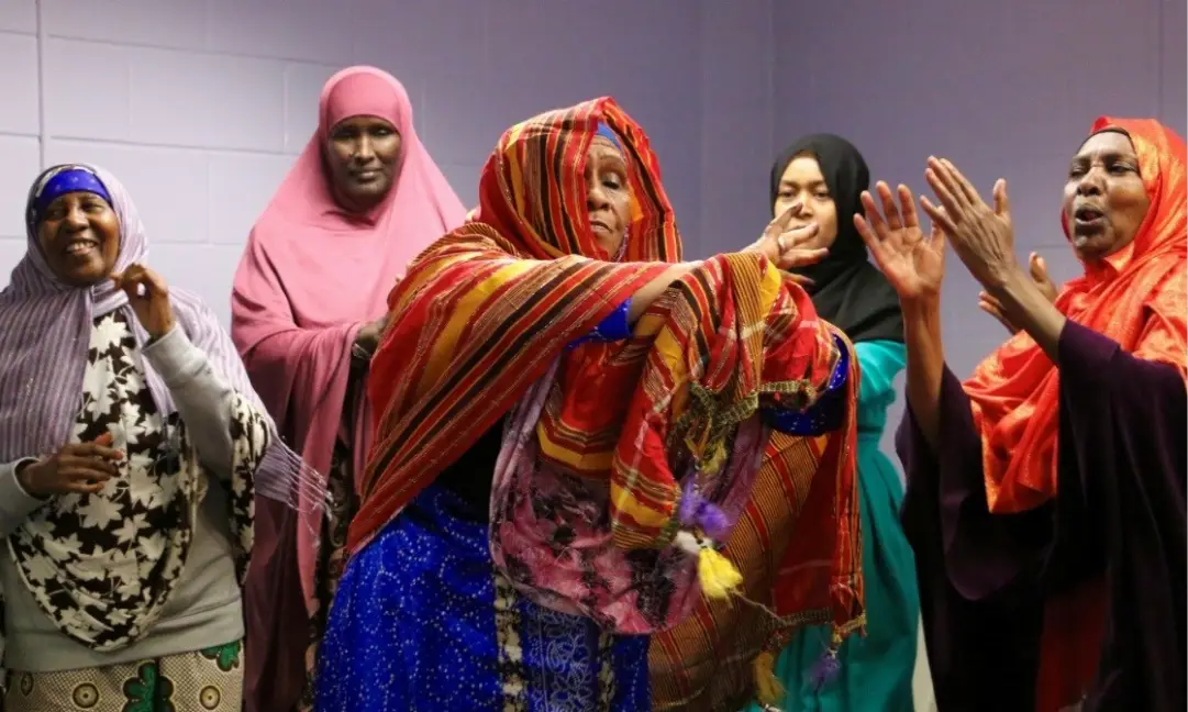 Malmitalon yhteisötanssit: Somalilaisia tansseja Samia Mohamudin kanssa – Malmitalon yhteisömaanantait