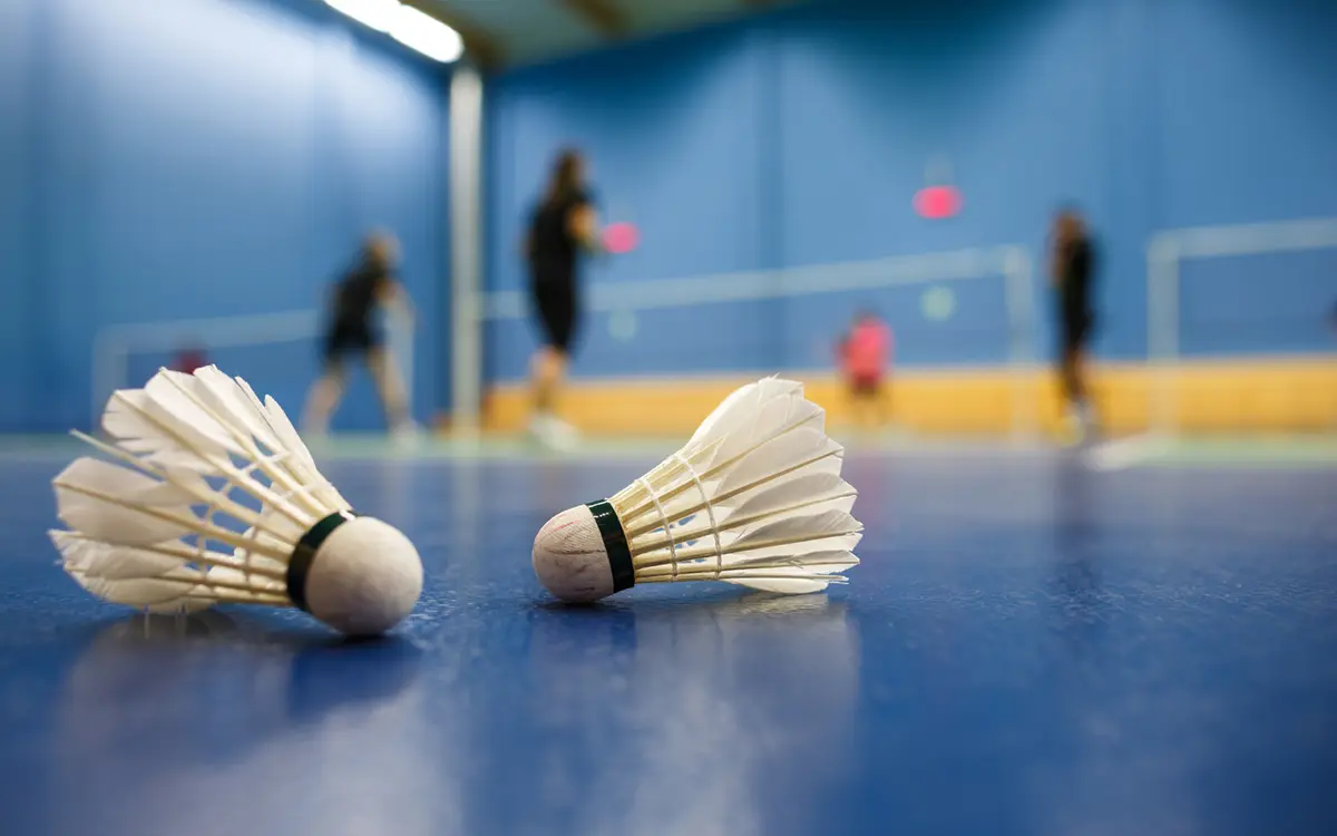 Paris sport proximité : Badminton et Futsal à la Halle Sportive Dunois