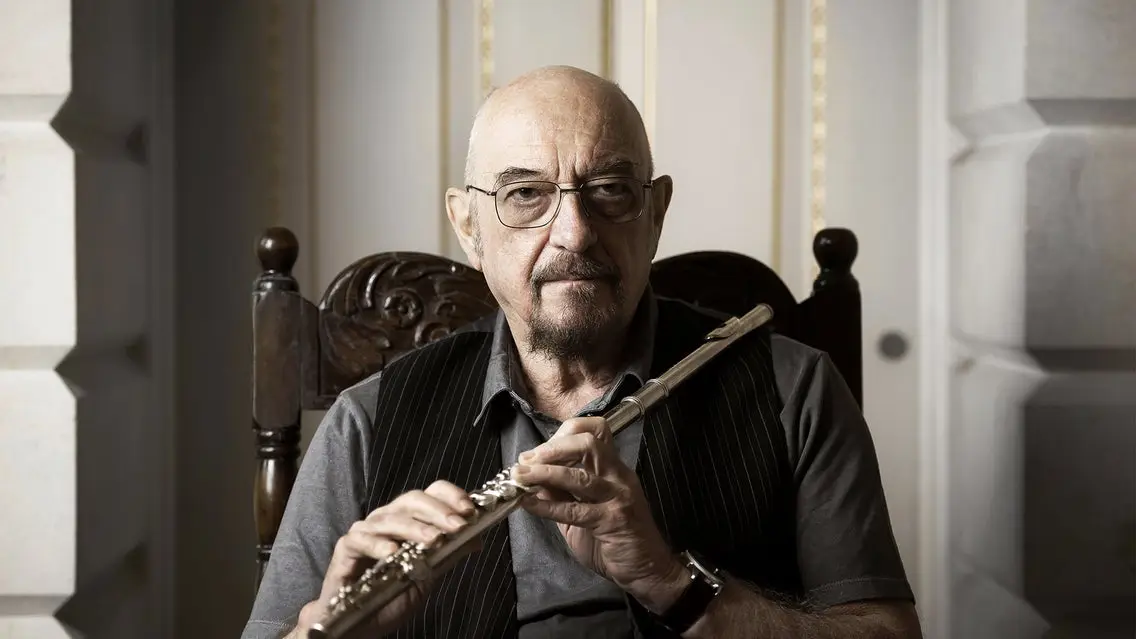 JETHRO TULL - The Curiosity Tour