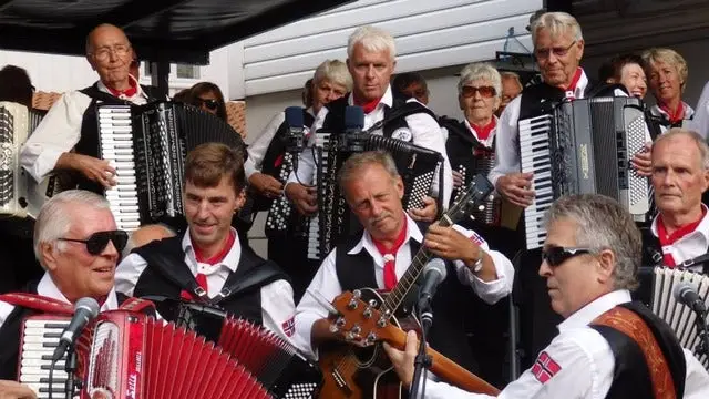 Show med Lindesnes Trekkspilklubb
