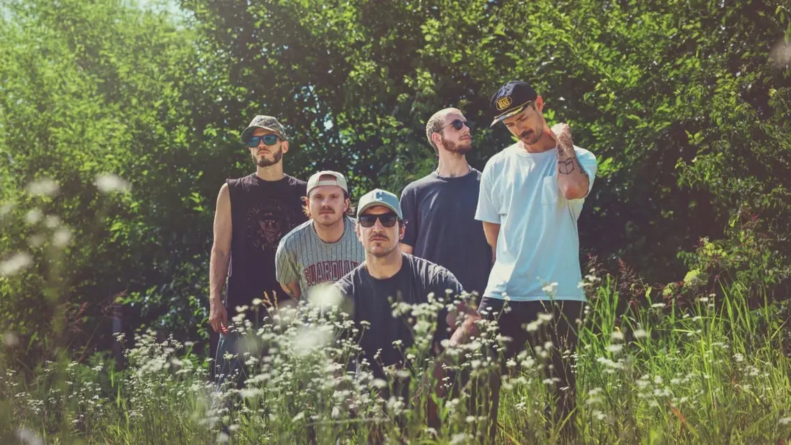 Tropidelic with Surfer Girl, The Quasi Kings