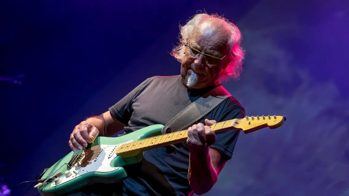 Jethro Tull's Martin Barre - Plugged In And Ready